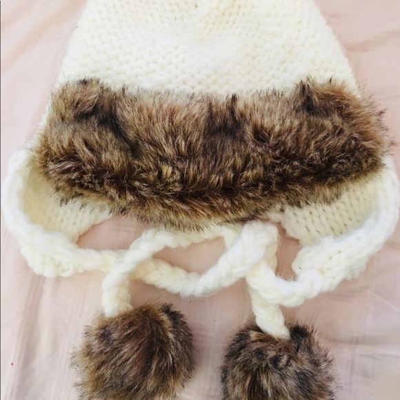 REDUCED, knitted, faux fur, ties BEANIE HAT, nice - Picture 1 of 9